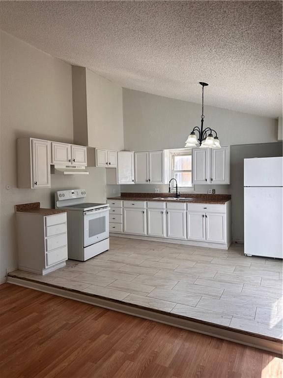 9516 Manning Avenue — photo 6