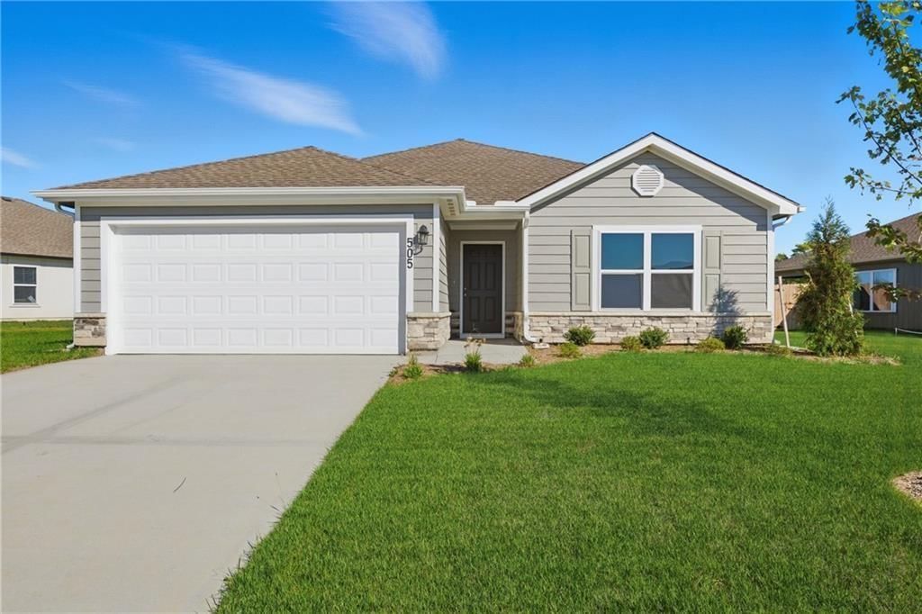 8033 SE 6th Terrace, Blue Springs, MO