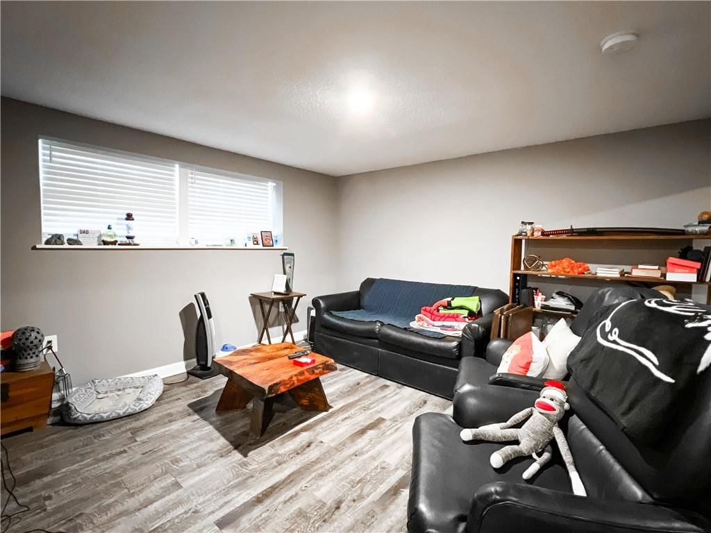 13213 Winchester Avenue — photo 16