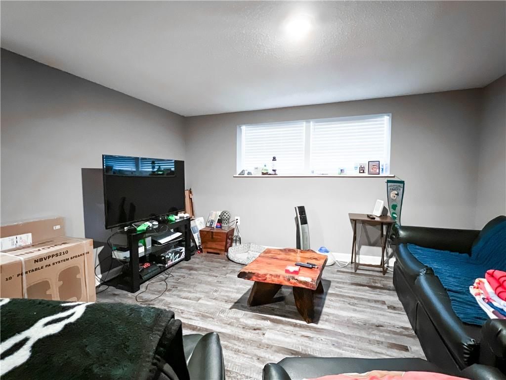 13213 Winchester Avenue — photo 17