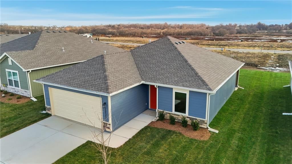 597 W Bluebird Street — photo 2