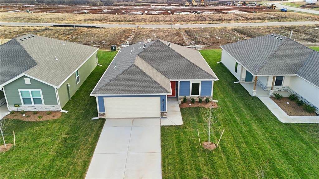 597 W Bluebird Street — photo 3