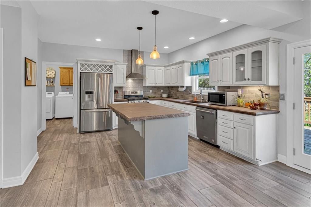 2208 SW MORRIS Drive — photo 14