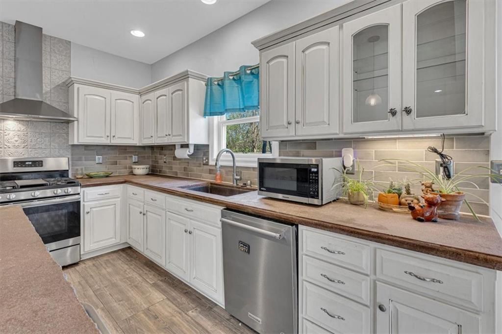 2208 SW MORRIS Drive — photo 15