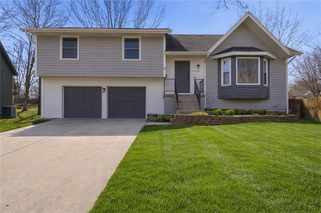 10809 W 76th Street, Overland Park, KS