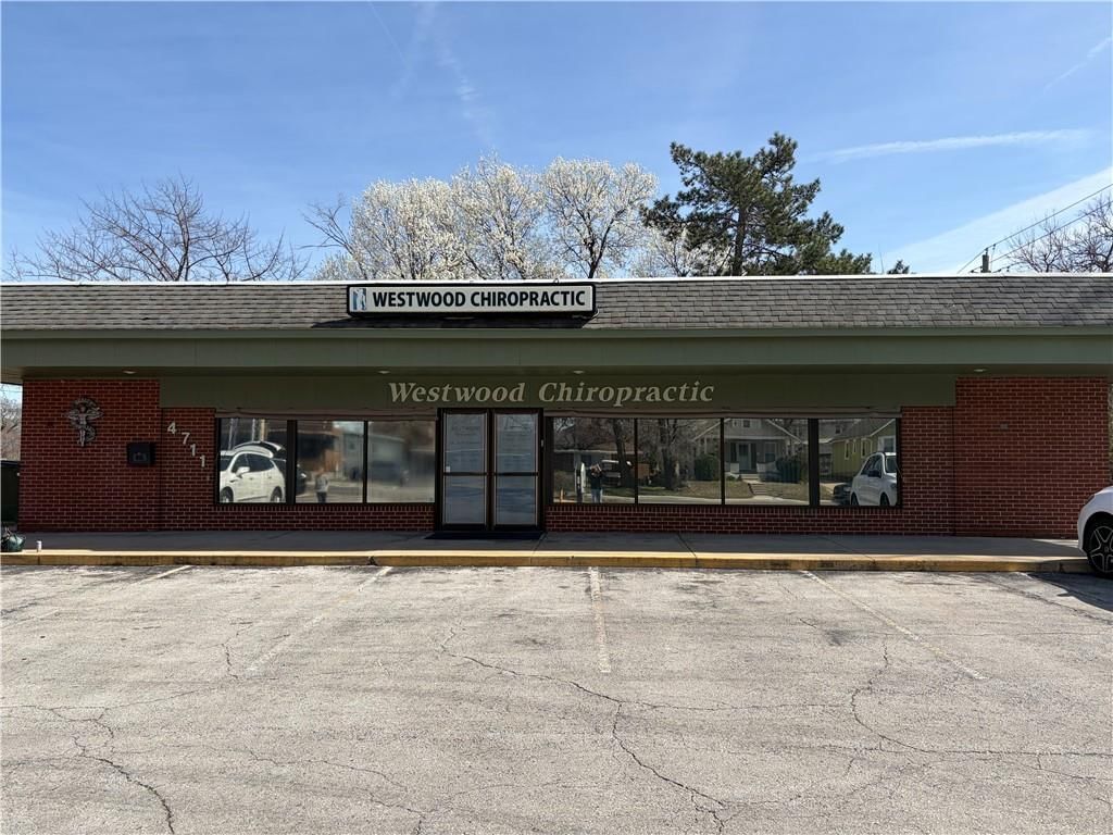 4711 Mission Road, Westwood, KS