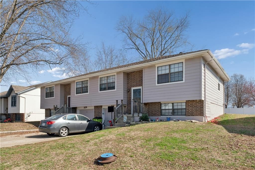 109-111 Brookridge Drive, Harrisonville, MO