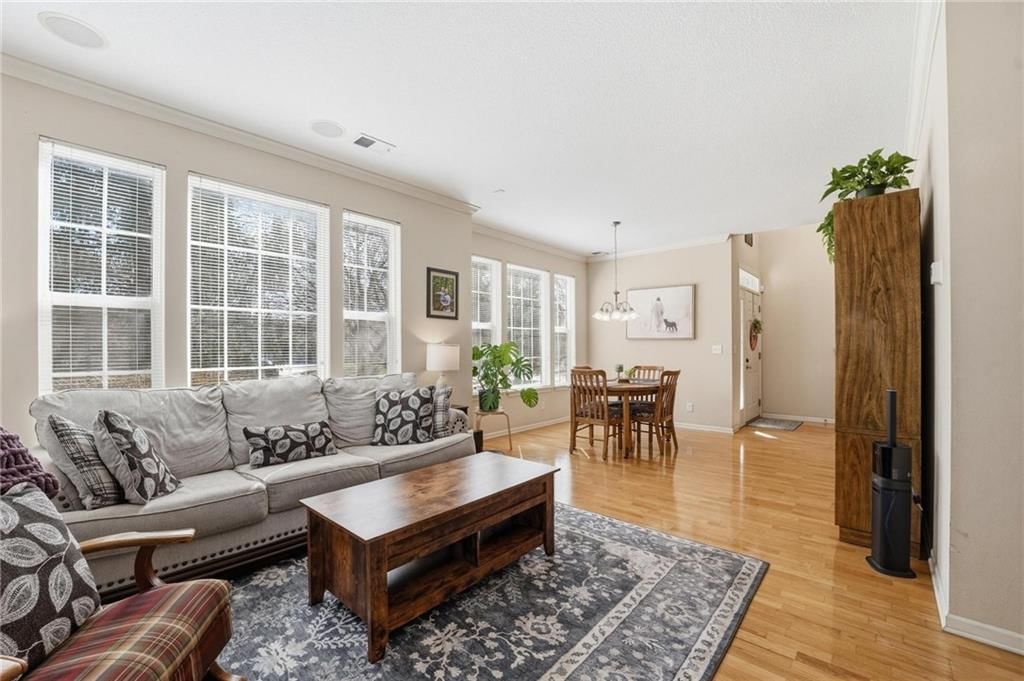Photo 13 of 47 - 21050 W 118th Terrace