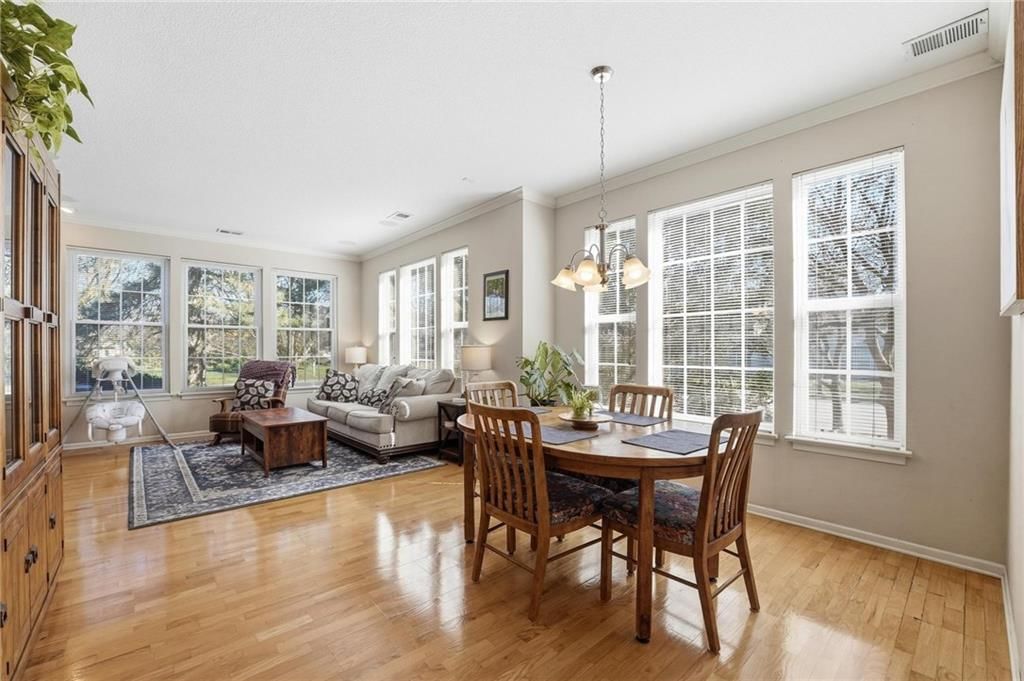 Photo 16 of 47 - 21050 W 118th Terrace