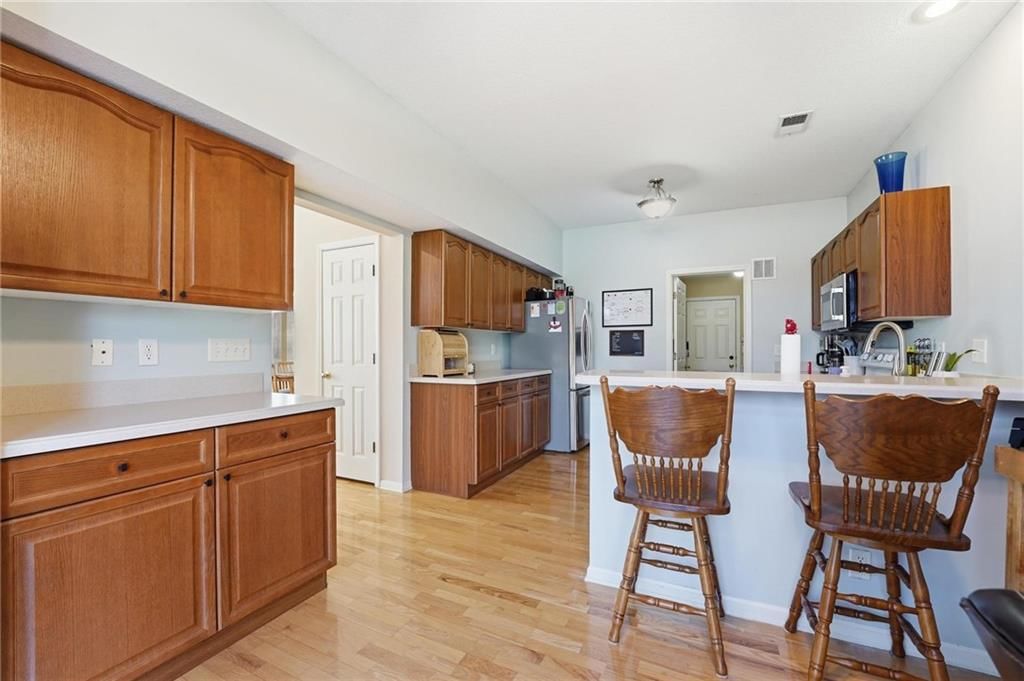 Photo 18 of 47 - 21050 W 118th Terrace