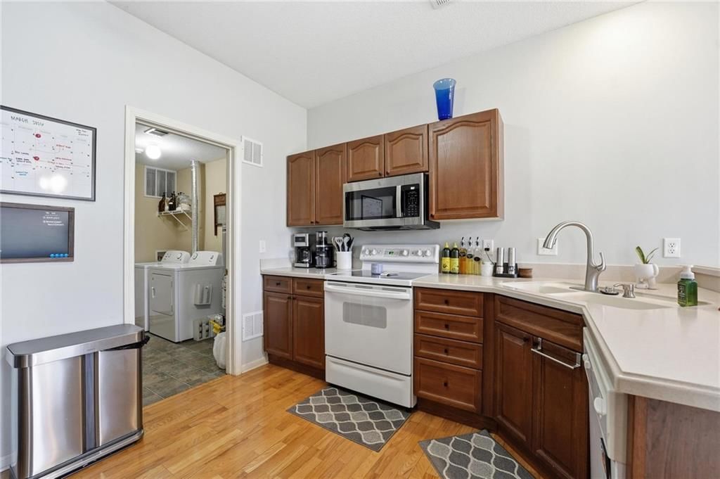 Photo 20 of 47 - 21050 W 118th Terrace