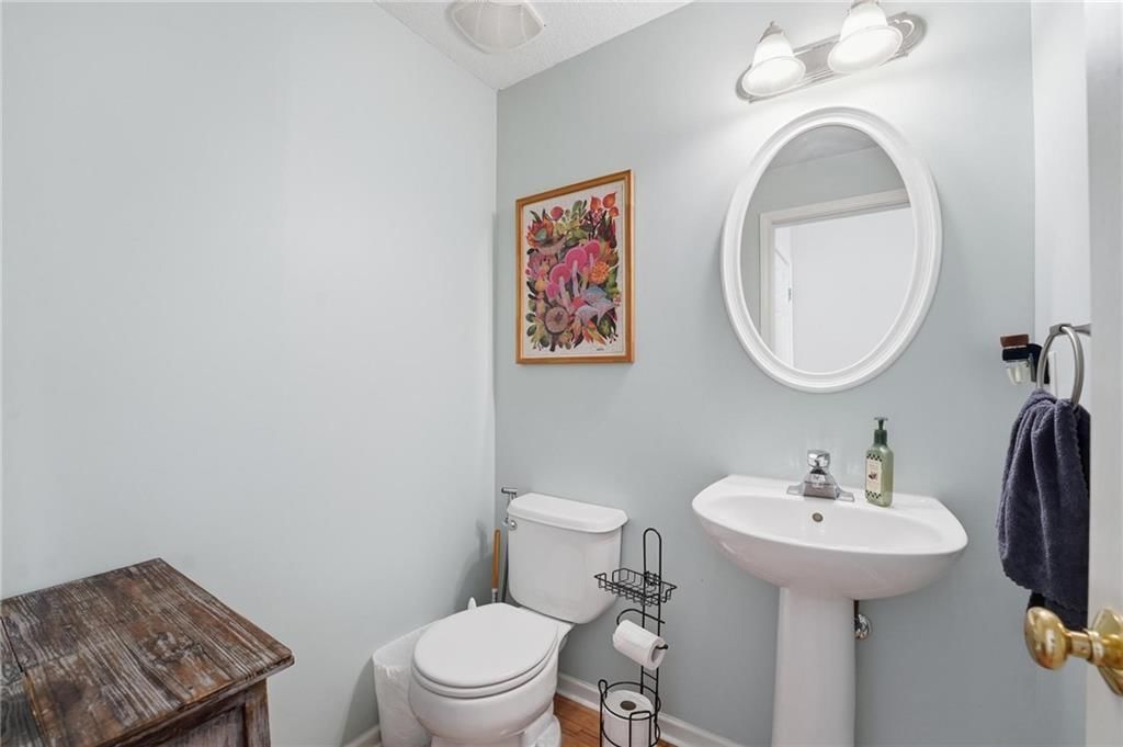 Photo 10 of 47 - 21050 W 118th Terrace