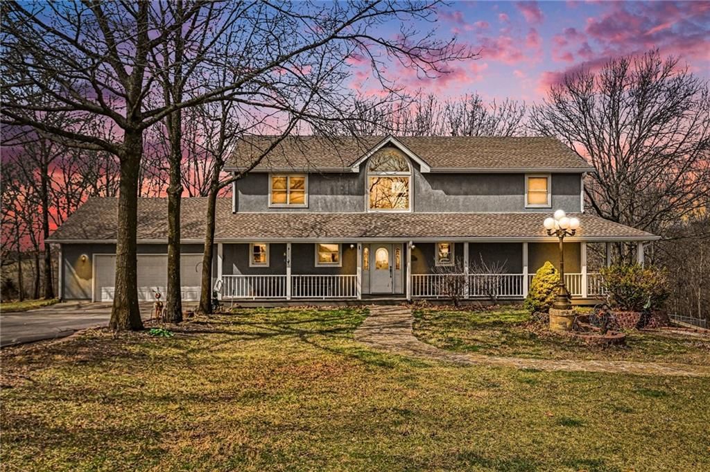 17251 Hollingsworth Road, Basehor, KS