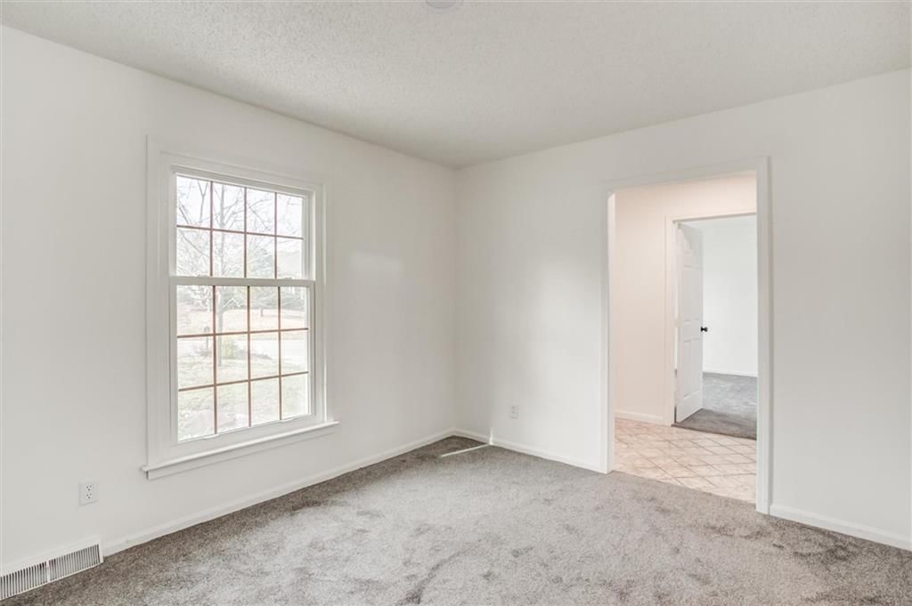 10106 NW Mirror Lake Drive — photo 11
