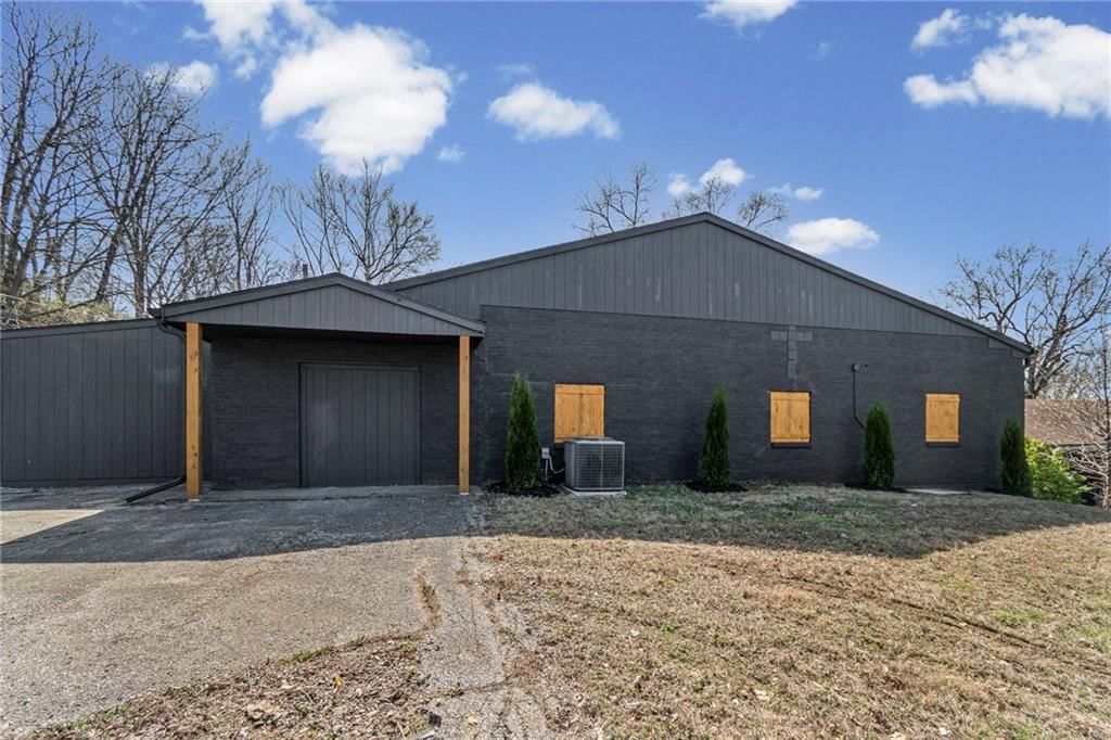 2015 NW 50th Street — photo 3