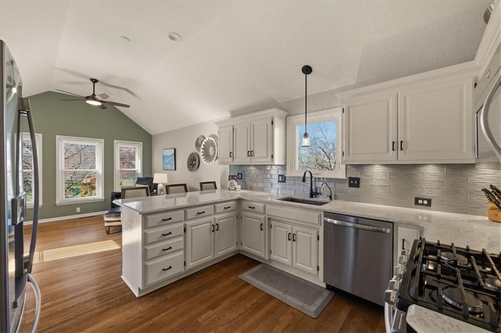13653 W 129th Street — photo 3