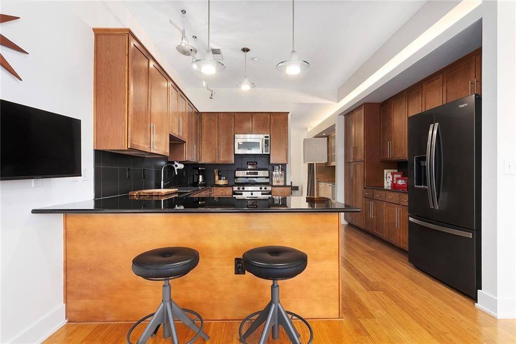 1603 Summit Street — photo 11