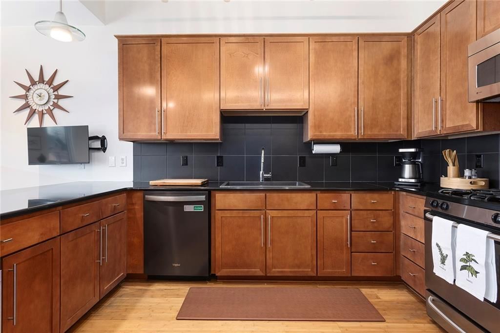 1603 Summit Street — photo 12