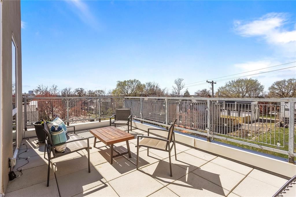 1603 Summit Street — photo 32