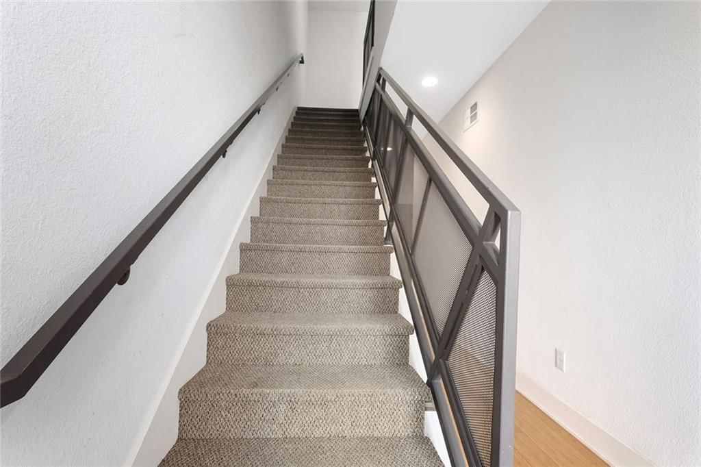 1603 Summit Street — photo 46
