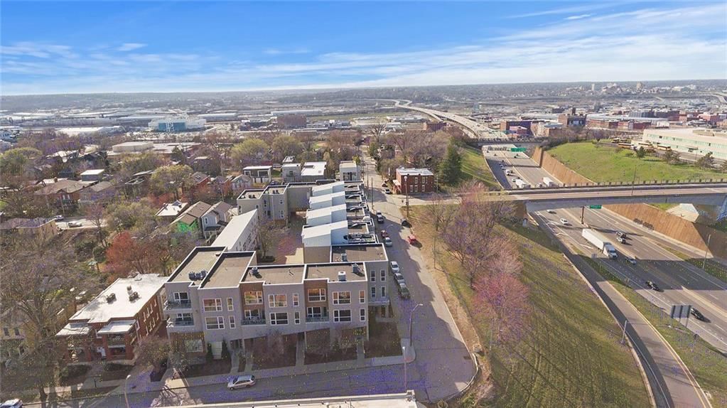 1603 Summit Street — photo 77