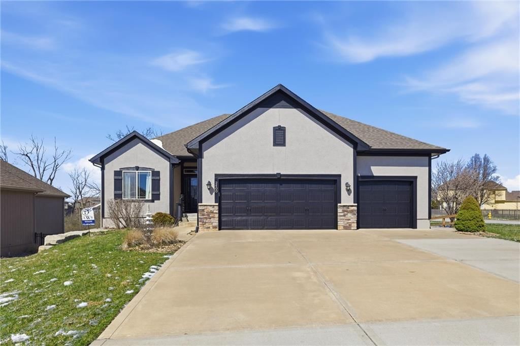 2400 SW River Spring Road, Lee's Summit, MO