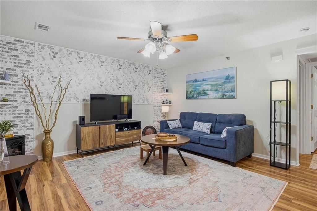 2405 NE 68th Street — photo 3