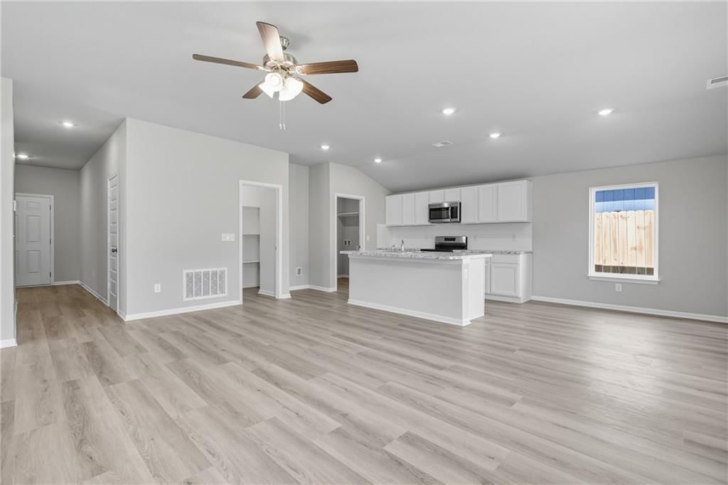 20209 W 194th Terrace — photo 10