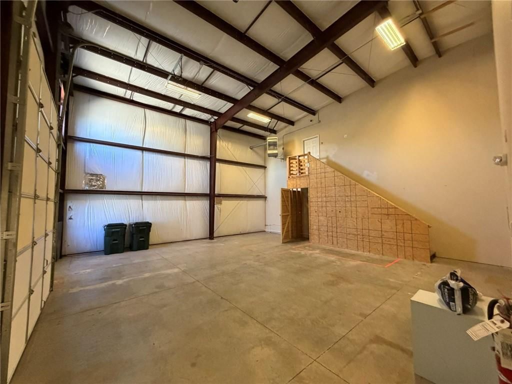 1221 E 25th Street — photo 33