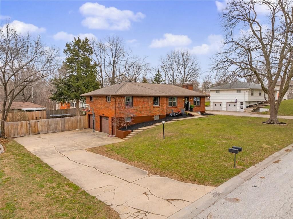 7509 N Baltimore Avenue — photo 4