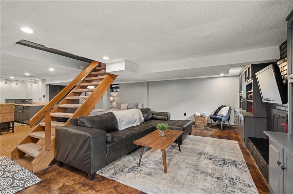 7509 N Baltimore Avenue — photo 44