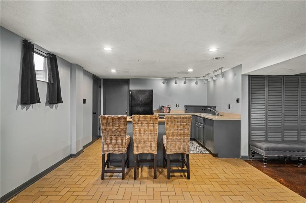 7509 N Baltimore Avenue — photo 49