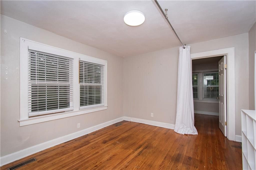 5331 Charlotte Street — photo 35