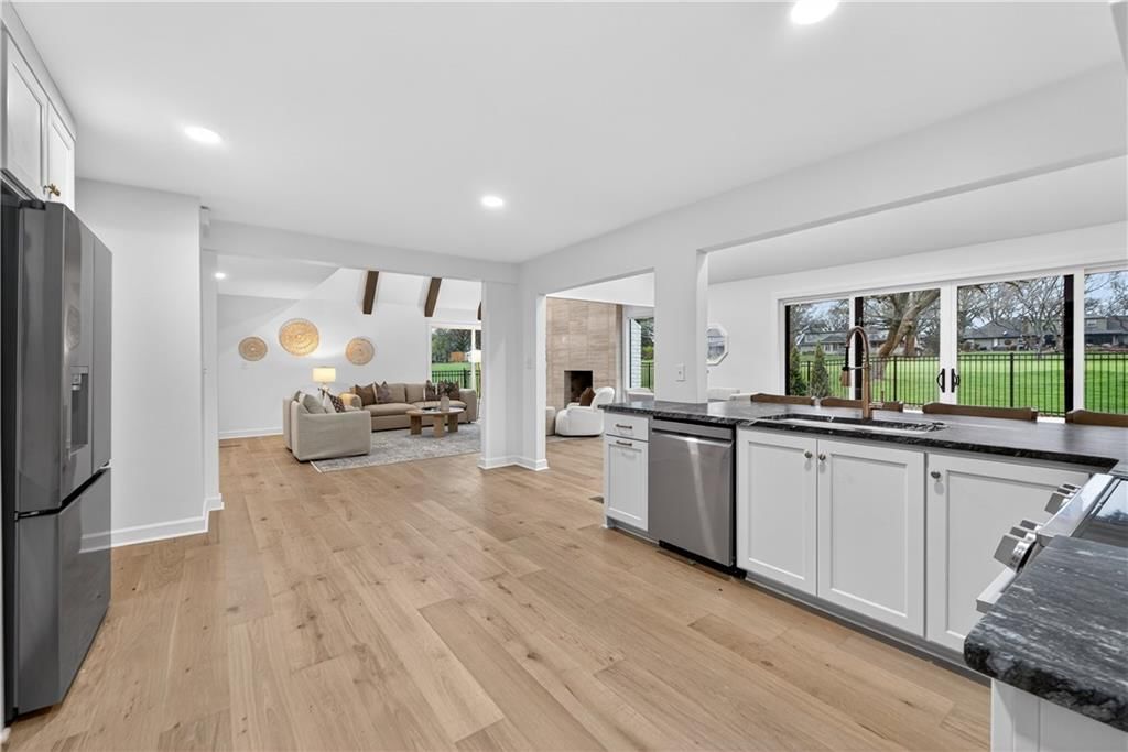 12815 Pembroke Circle — photo 24
