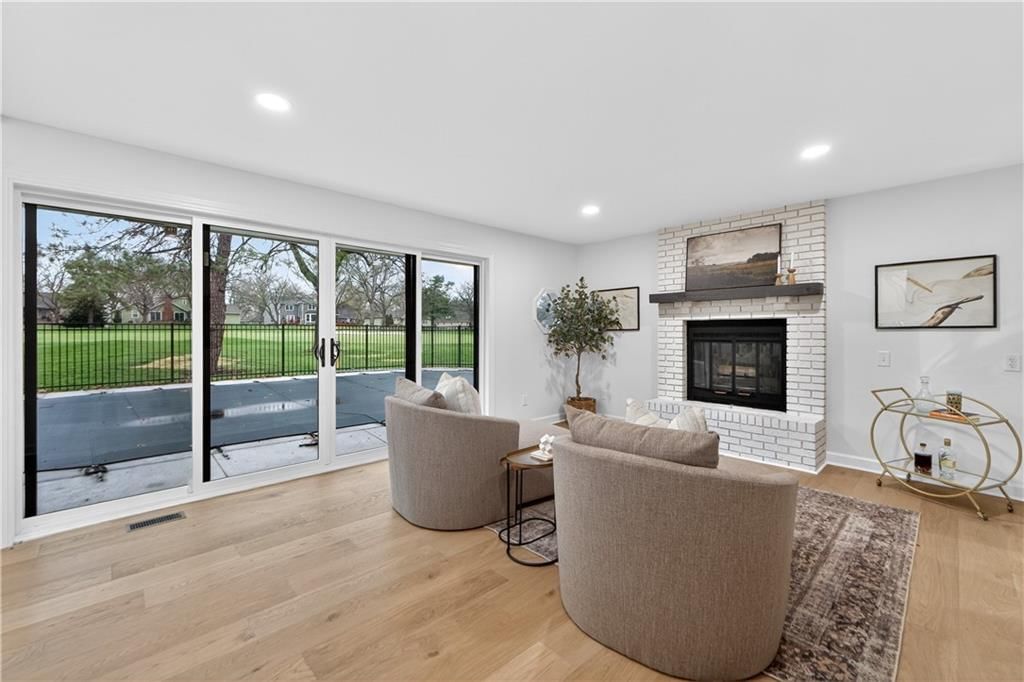 12815 Pembroke Circle — photo 31