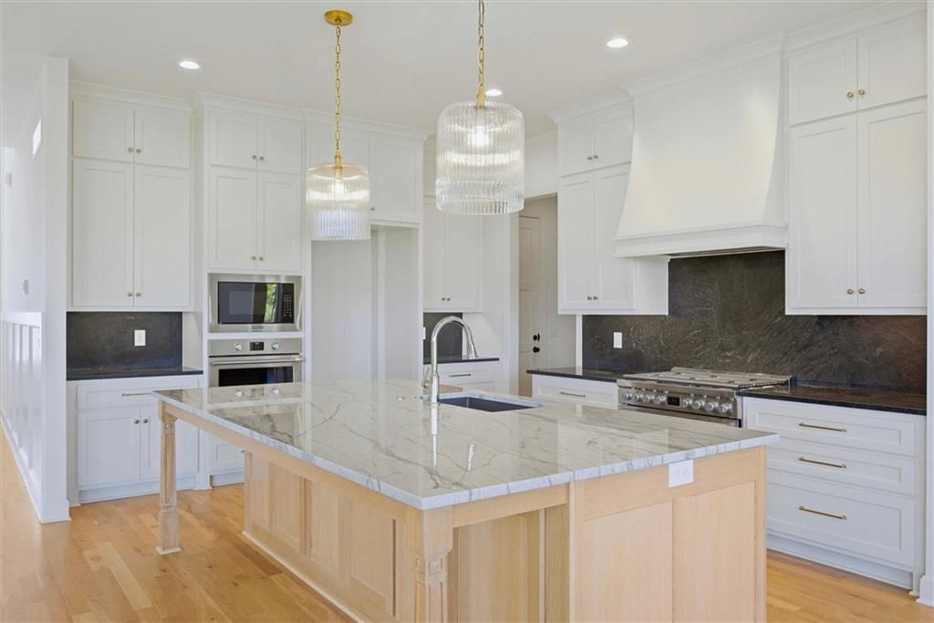 21710 W 80th Terrace — photo 35