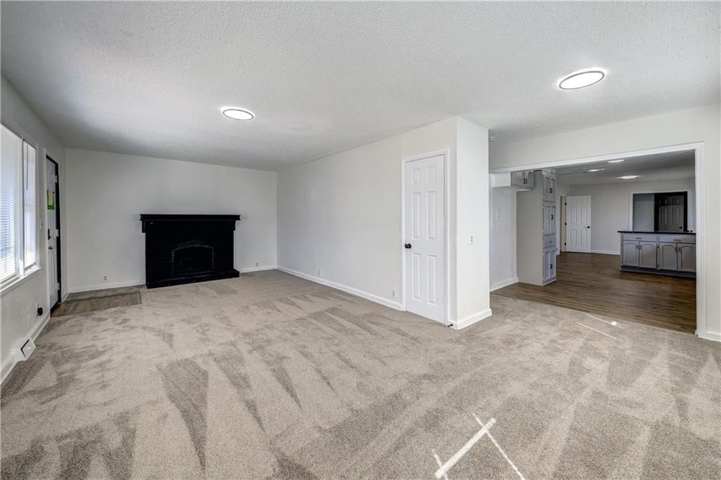 718 E Gudgell Avenue — photo 8