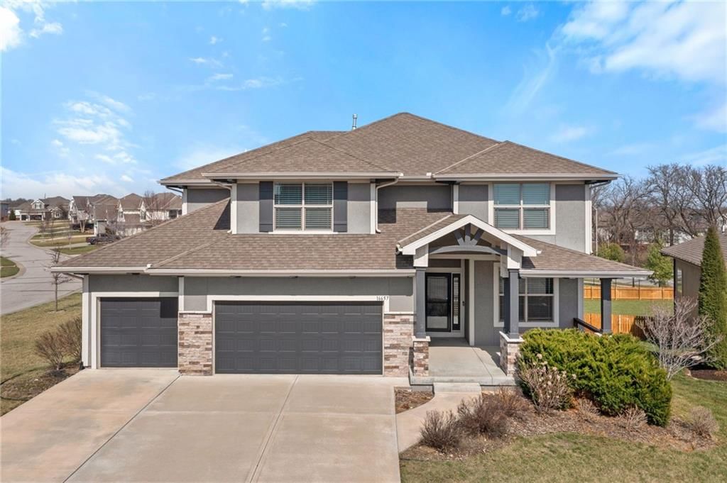 16657 S Chalet Drive, Olathe, KS