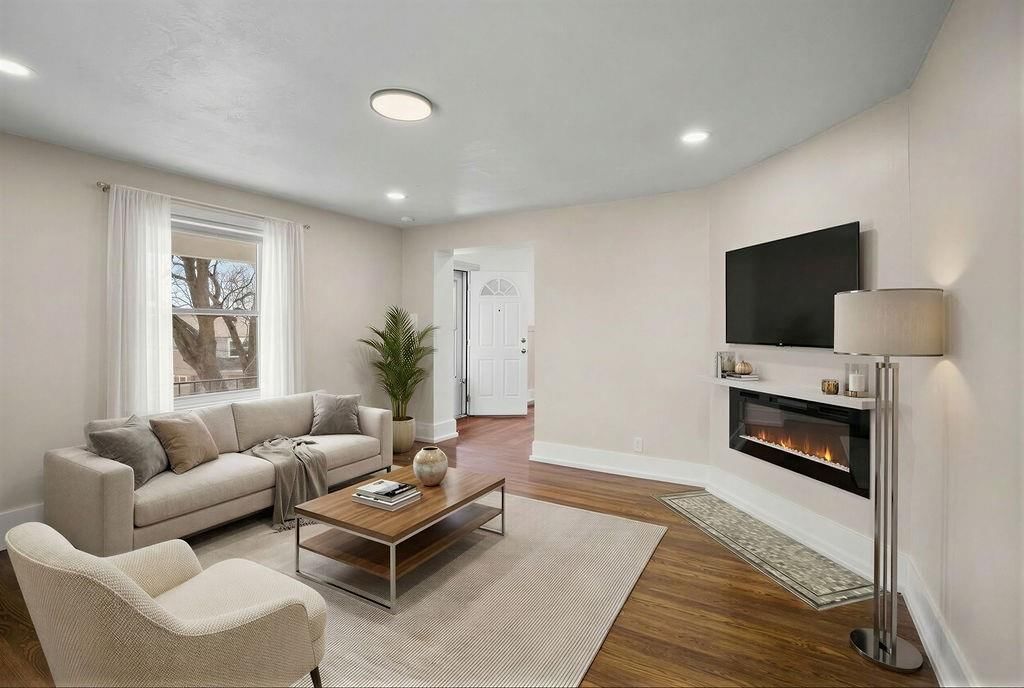1030 Waverly Avenue — photo 4
