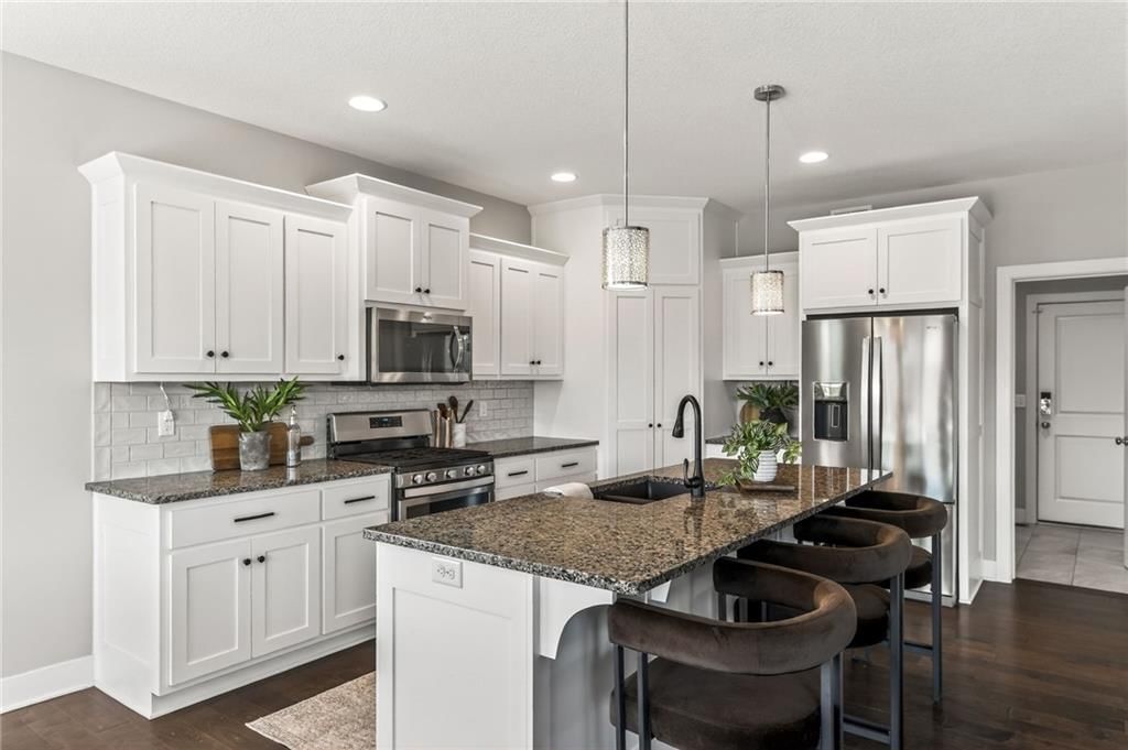 8200 N Sycamore Avenue — photo 14