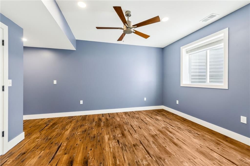 8200 N Sycamore Avenue — photo 27