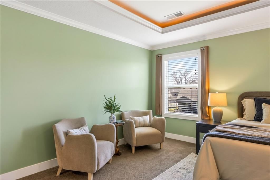 8200 N Sycamore Avenue — photo 32
