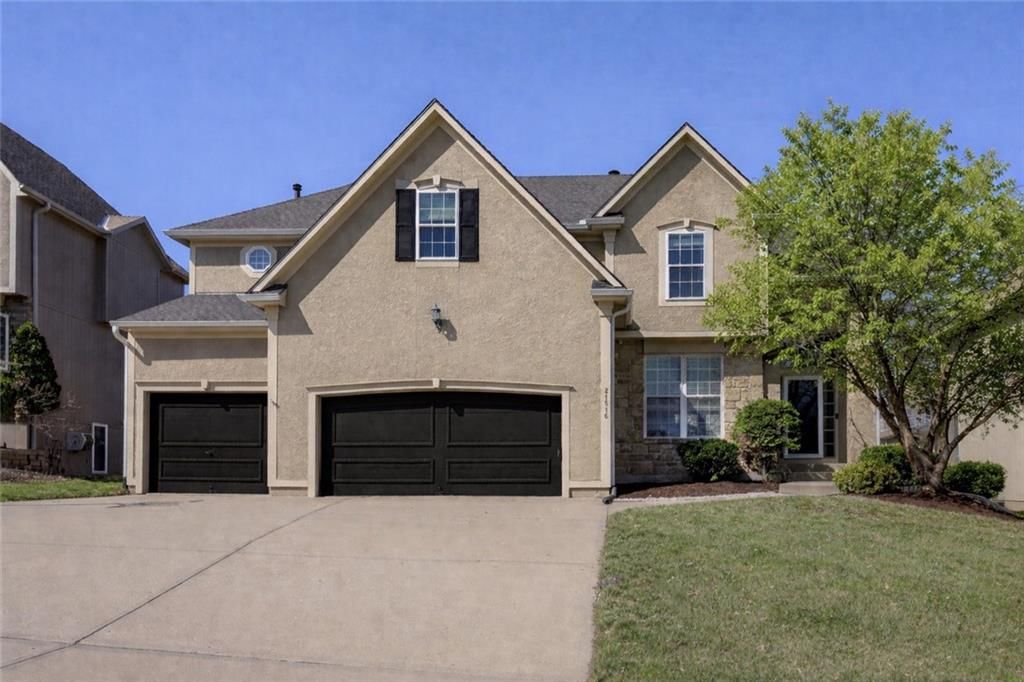21516 W 99th Street, Lenexa, KS