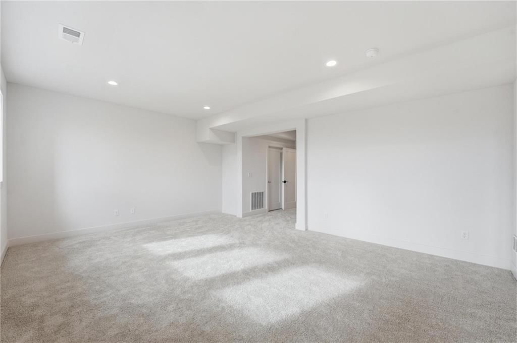 10411 N Liberty Street — photo 44
