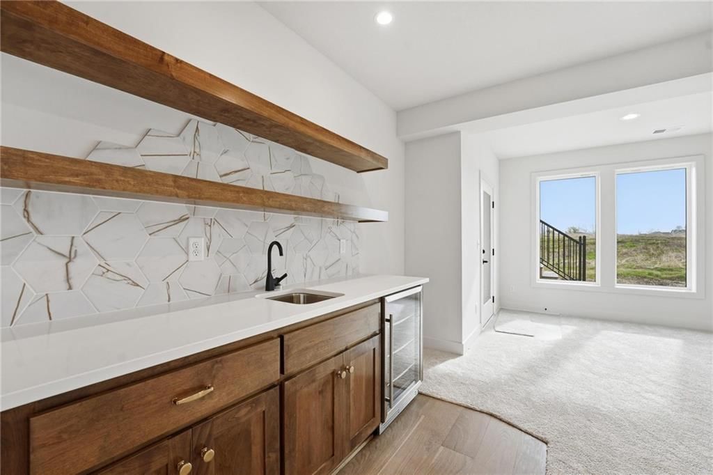 10411 N Liberty Street — photo 46