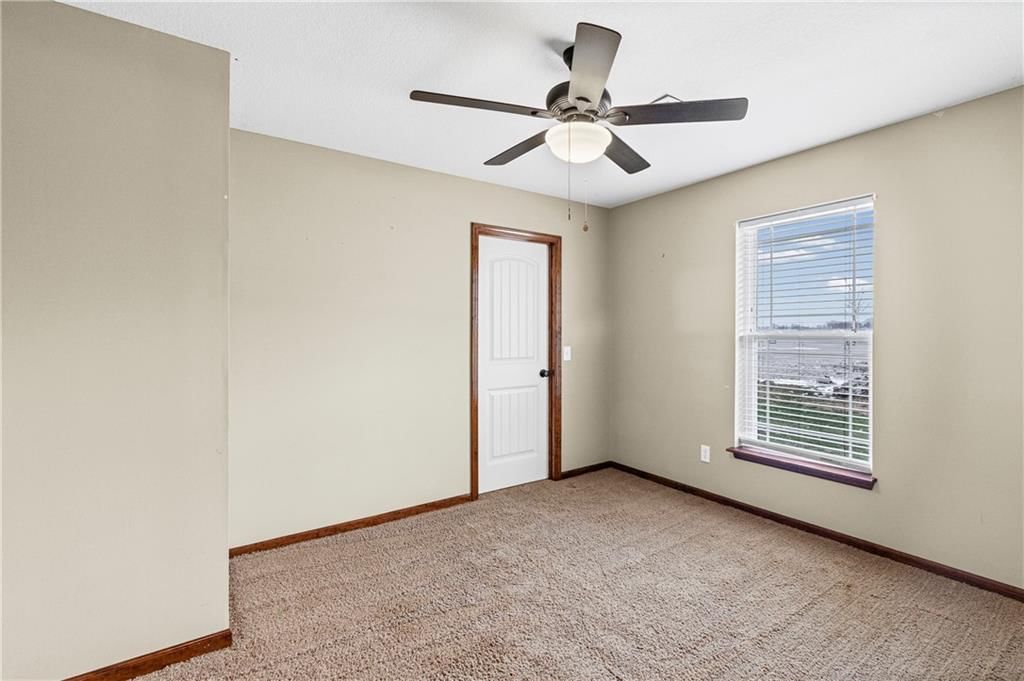 400 W Elm Street — photo 15