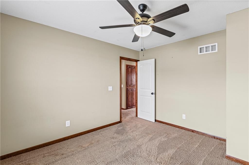 400 W Elm Street — photo 16