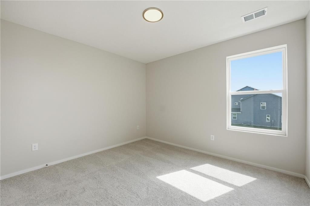 1403 S 4th Street E — photo 20