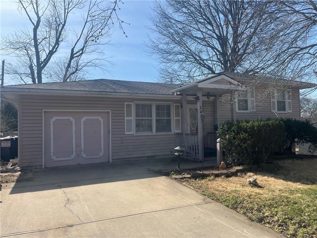 2403 NE 61st Terrace, Gladstone, MO