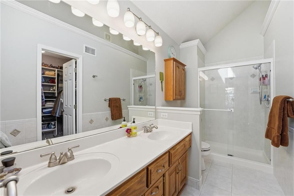 7328 N Oakland Avenue — photo 25